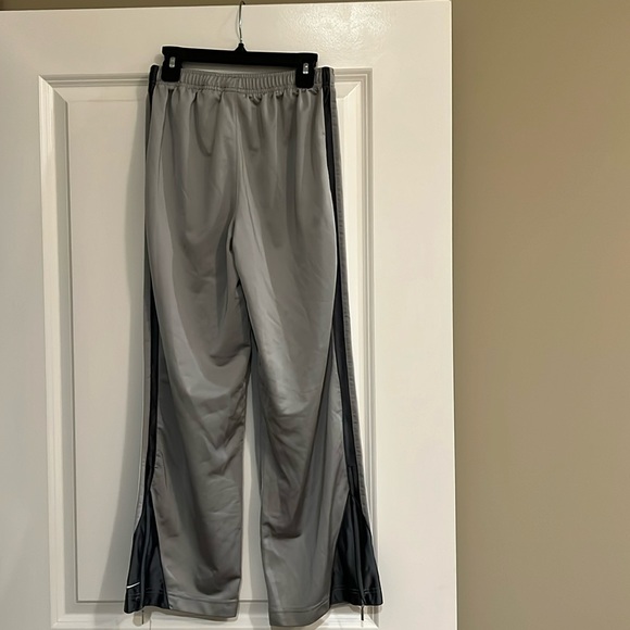 Nike boys track pants, EUC - Picture 5 of 6